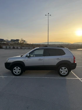 Hyundai Tucson 2.0 CRDI 4x4 климатик , снимка 6