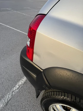 Hyundai Tucson 2.0 CRDI 4x4 климатик , снимка 16