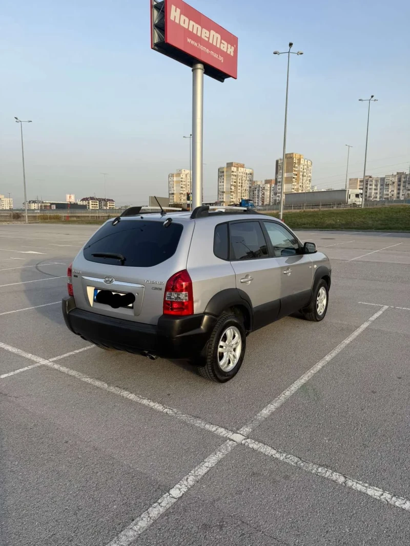Hyundai Tucson 2.0 CRDI 4x4 климатик , снимка 5 - Автомобили и джипове - 52556970