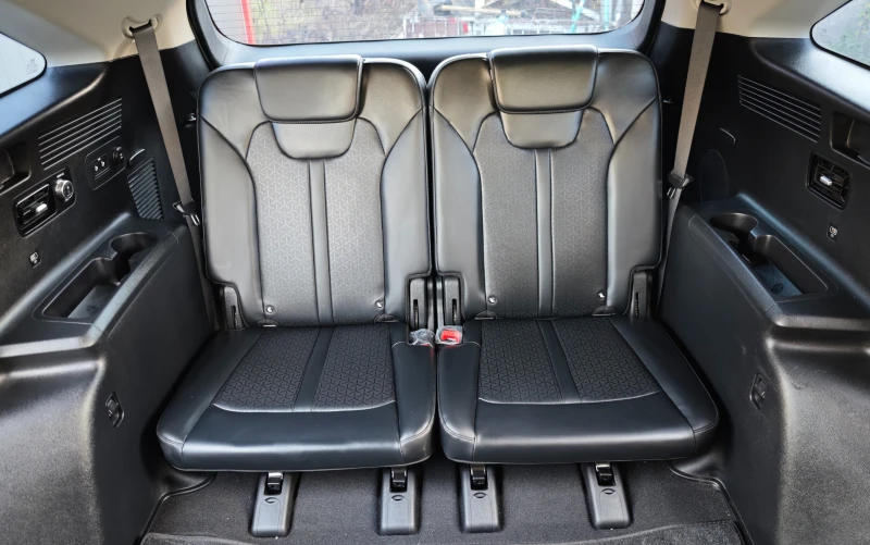 Kia Sorento 2.2 CRDI 4x4 - 7- МЕСТА, снимка 17 - Автомобили и джипове - 52708114