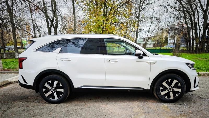 Kia Sorento 2.2 CRDI 4x4 - 7- МЕСТА, снимка 3 - Автомобили и джипове - 52708114