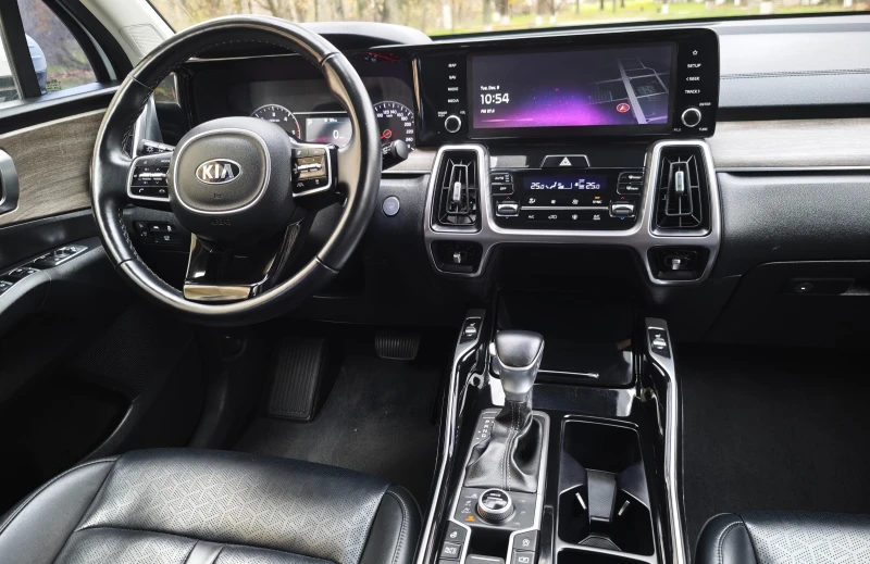 Kia Sorento 2.2 CRDI 4x4 - 7- МЕСТА, снимка 12 - Автомобили и джипове - 52708114
