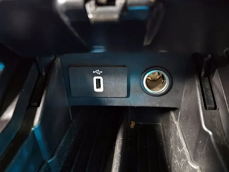 Ford Explorer 2.3 AWD, снимка 12 - Автомобили и джипове - 54351547