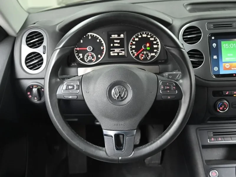VW Tiguan 2.0 TDI COMFORT, снимка 13 - Автомобили и джипове - 55720321