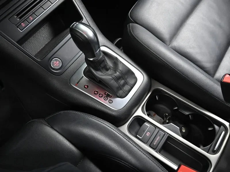 VW Tiguan 2.0 TDI COMFORT, снимка 9 - Автомобили и джипове - 55720321