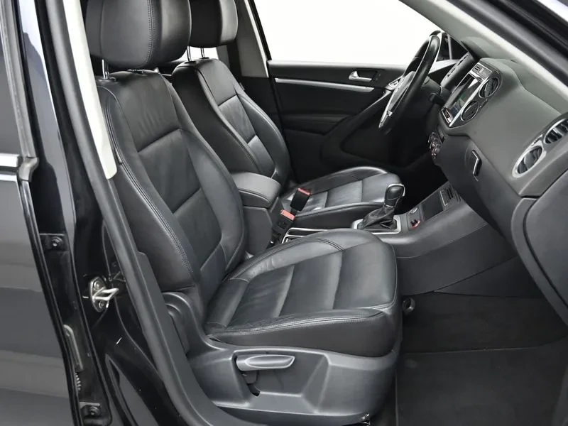 VW Tiguan 2.0 TDI COMFORT, снимка 10 - Автомобили и джипове - 55720321