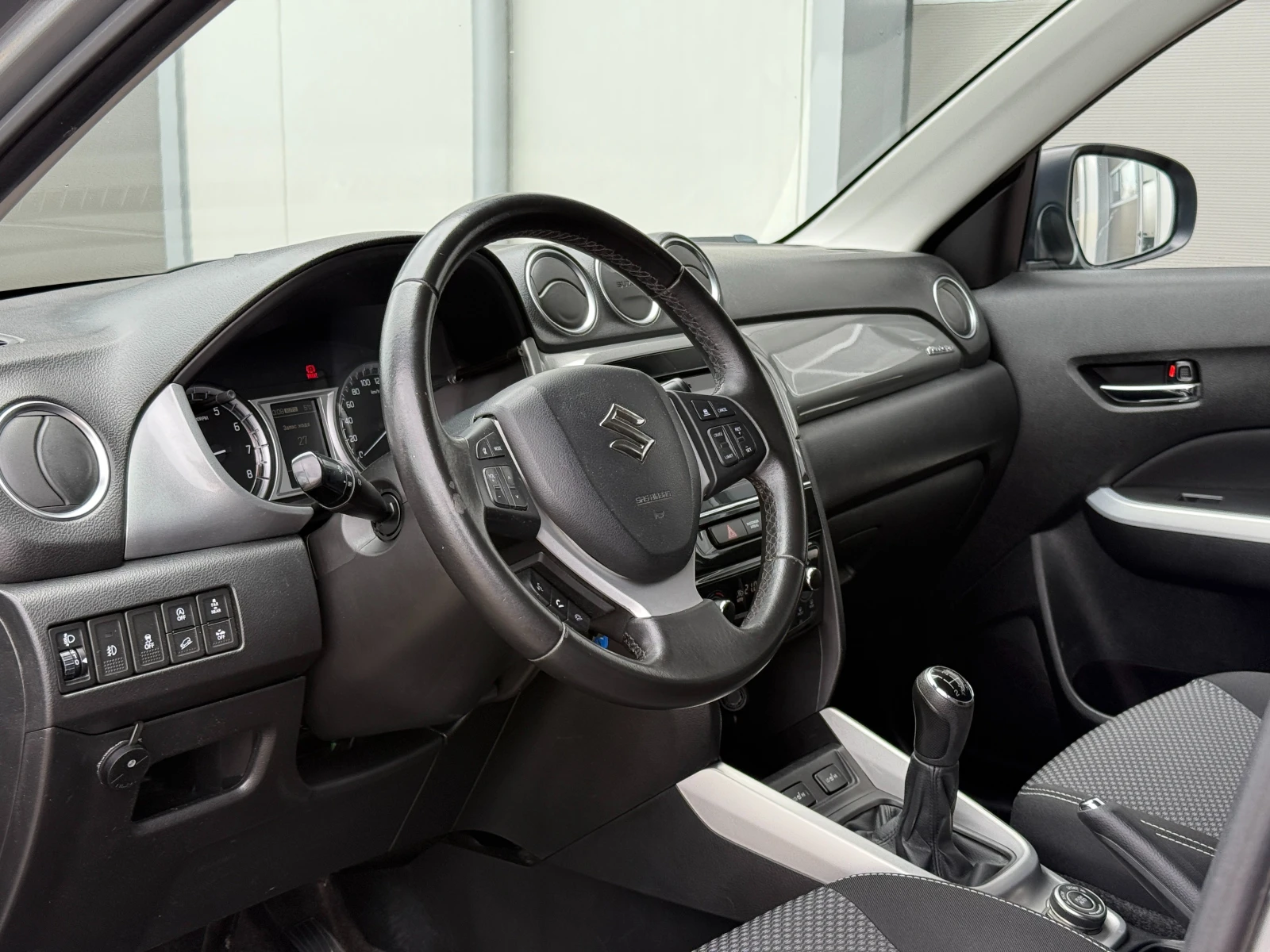 Suzuki Vitara 4x4 1.6i All Grip - изображение 9
