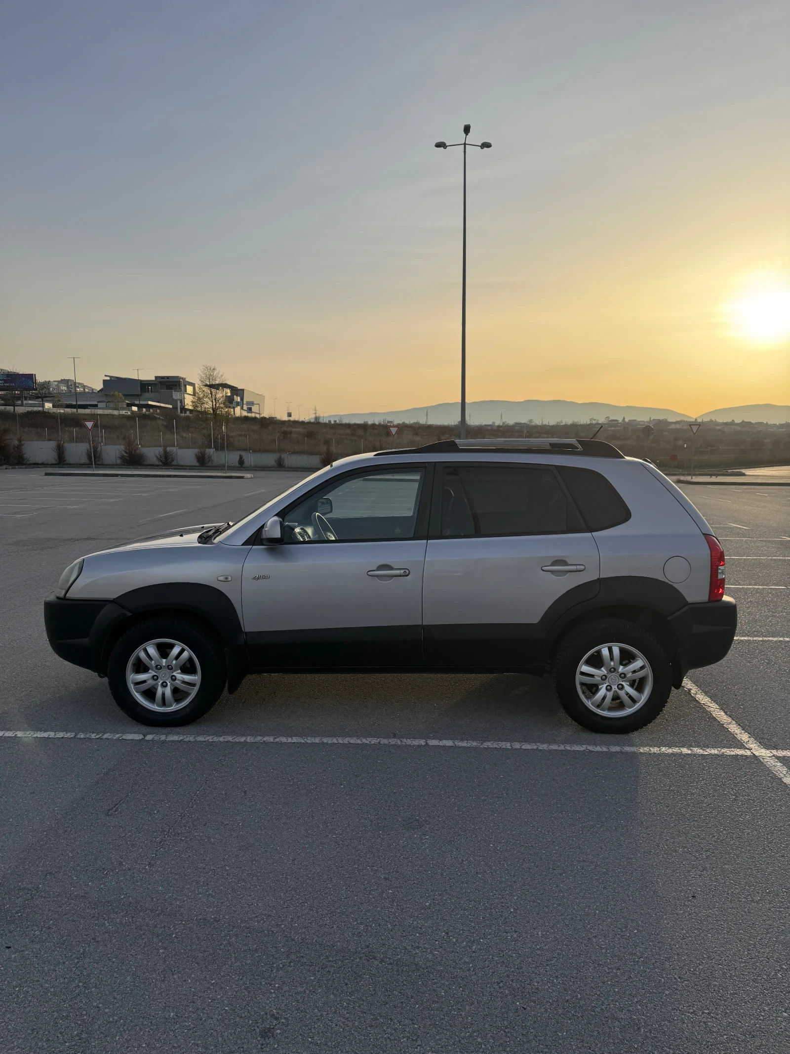 Hyundai Tucson 2.0 CRDI 4x4 климатик  - изображение 6