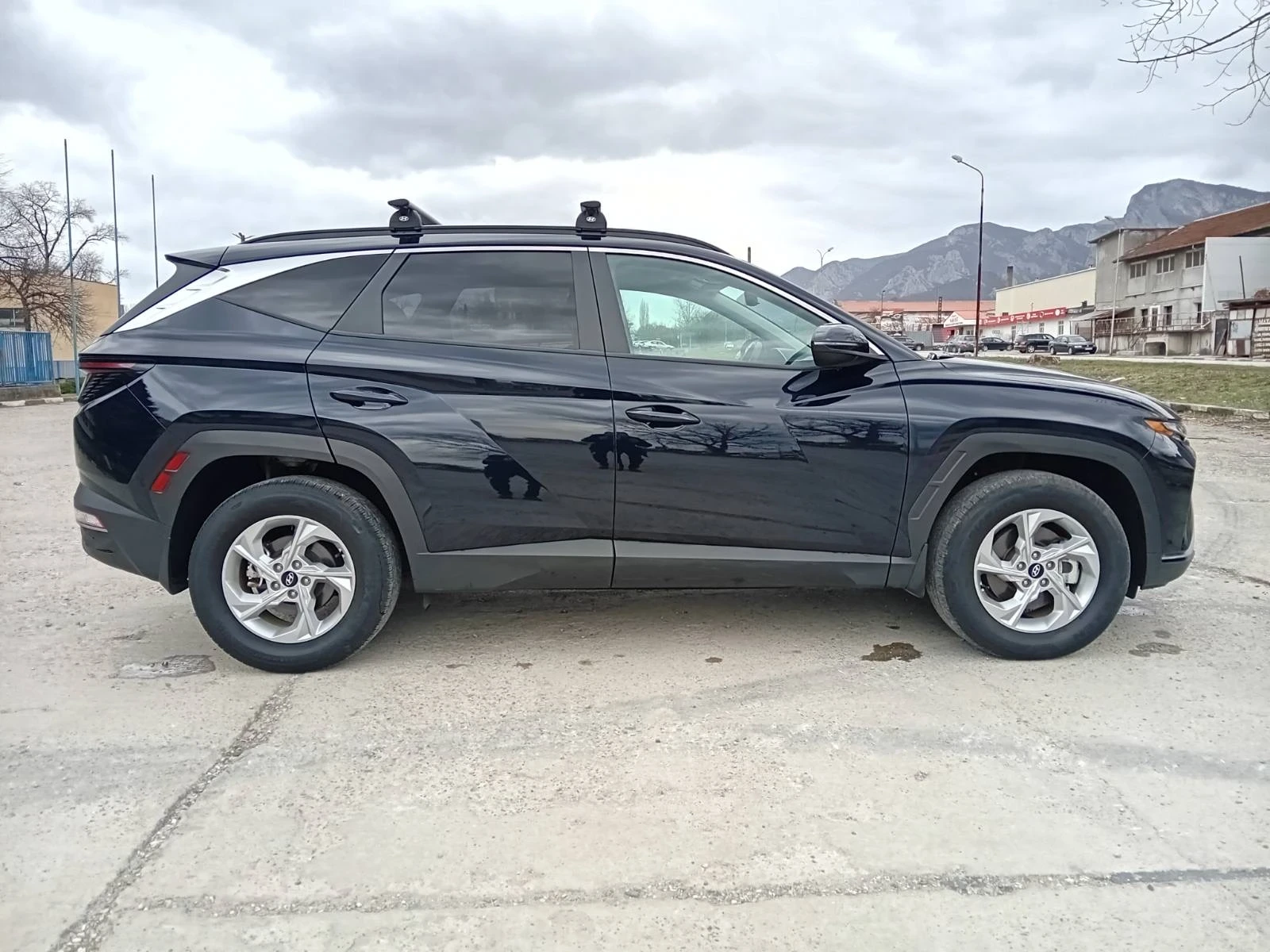 Hyundai Tucson 4x4 32000 КМ Дистроник/Carplay/Keyless, снимка 6 - Автомобили и джипове - 53891460