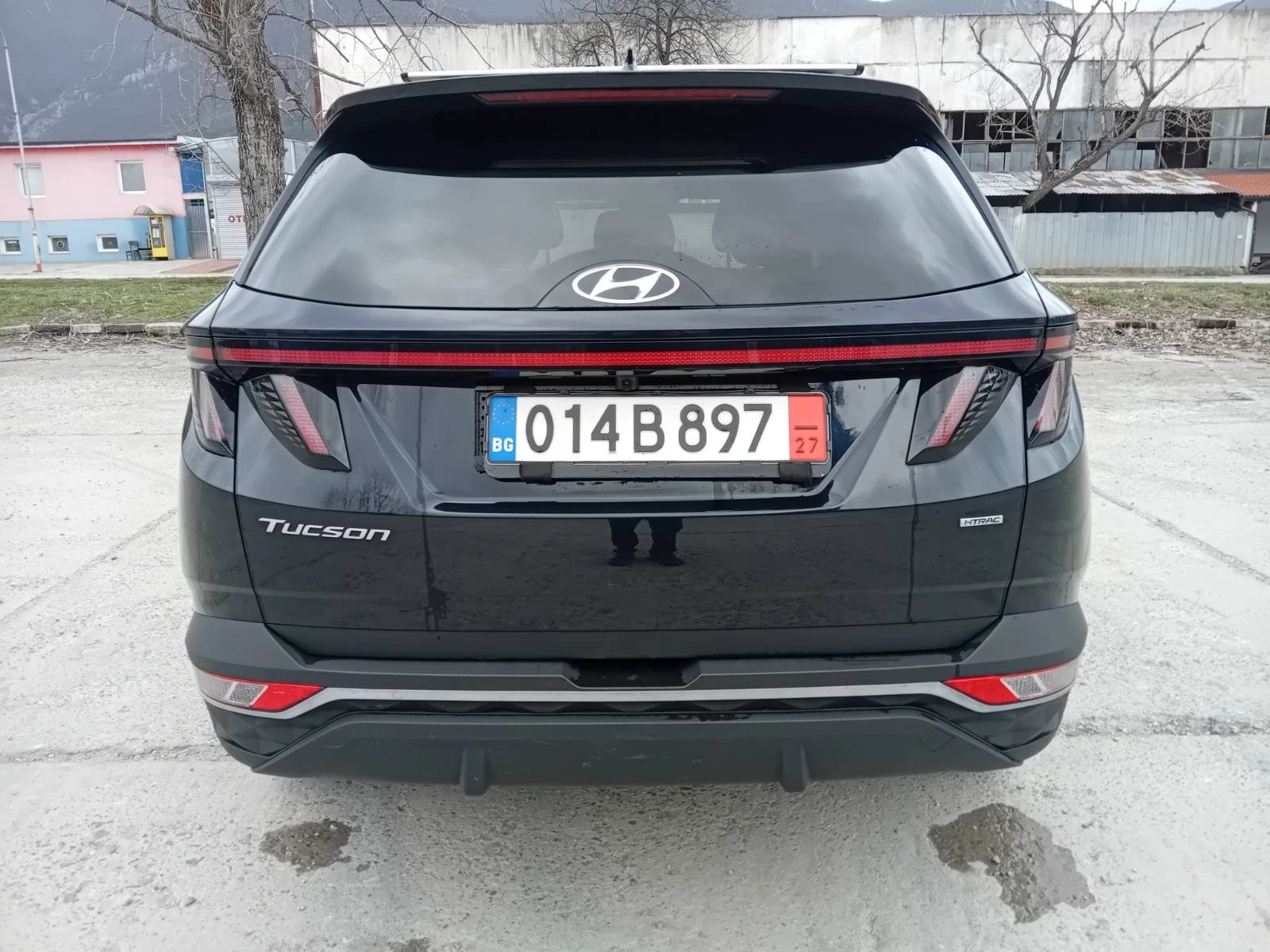 Hyundai Tucson 4x4 32000 КМ Дистроник/Carplay/Keyless, снимка 3 - Автомобили и джипове - 53891460