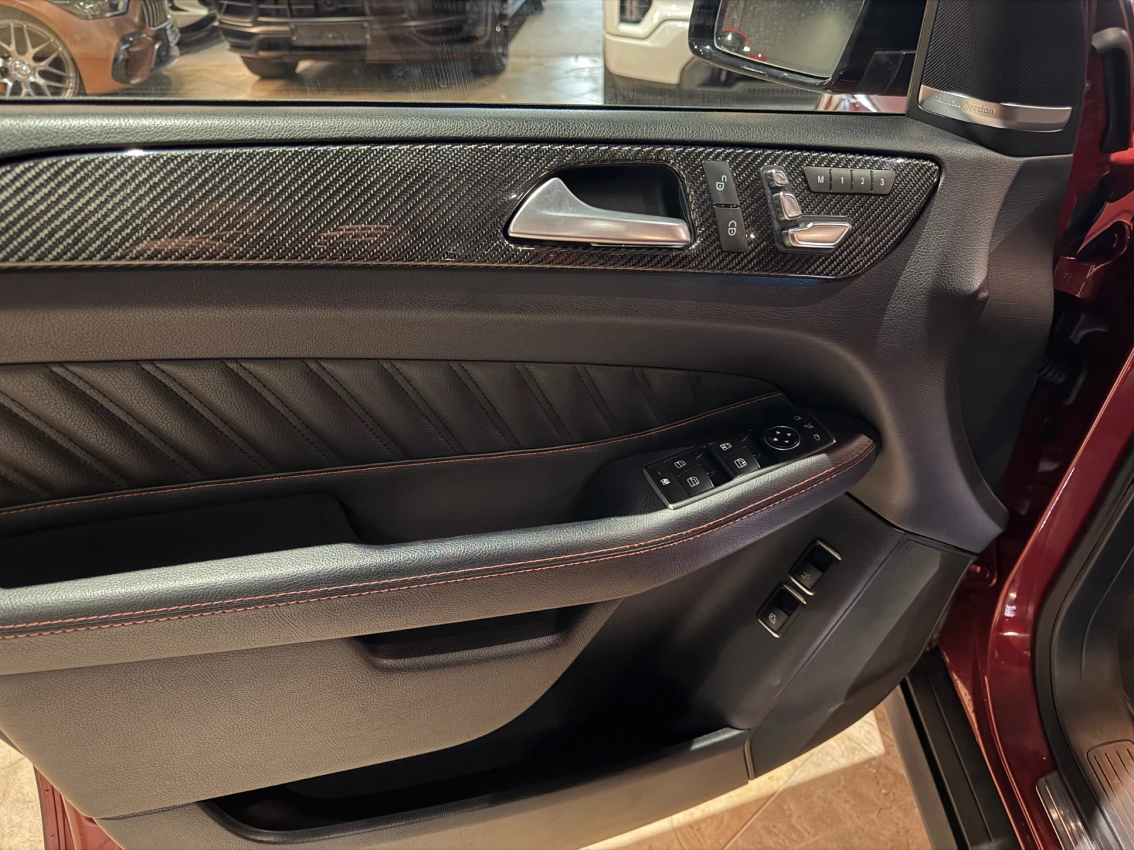 Mercedes-Benz GLE 350 d AMG 4M , снимка 7 - Автомобили и джипове - 53982159