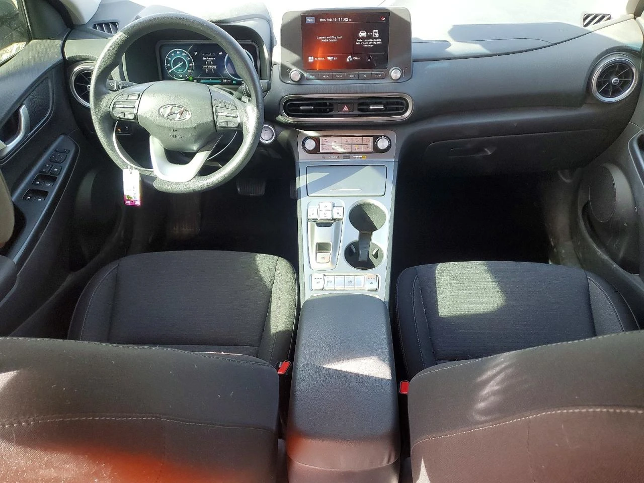 Hyundai Kona Se, снимка 8 - Автомобили и джипове - 54093911