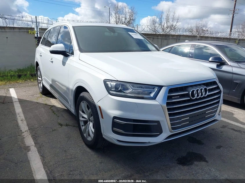 Audi Q7 PREMIUM, снимка 3 - Автомобили и джипове - 54847333