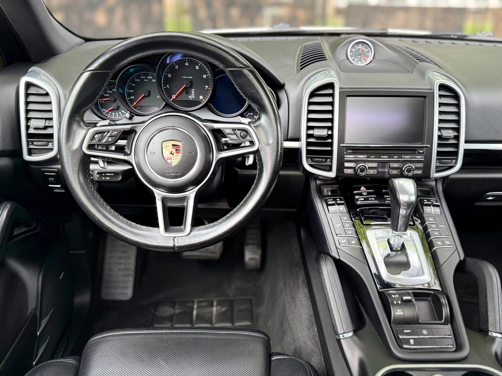 Porsche Cayenne GTS* Обдухване* Панорама* Подгрев* Chrono* FULLMAX, снимка 9 - Автомобили и джипове - 55055374