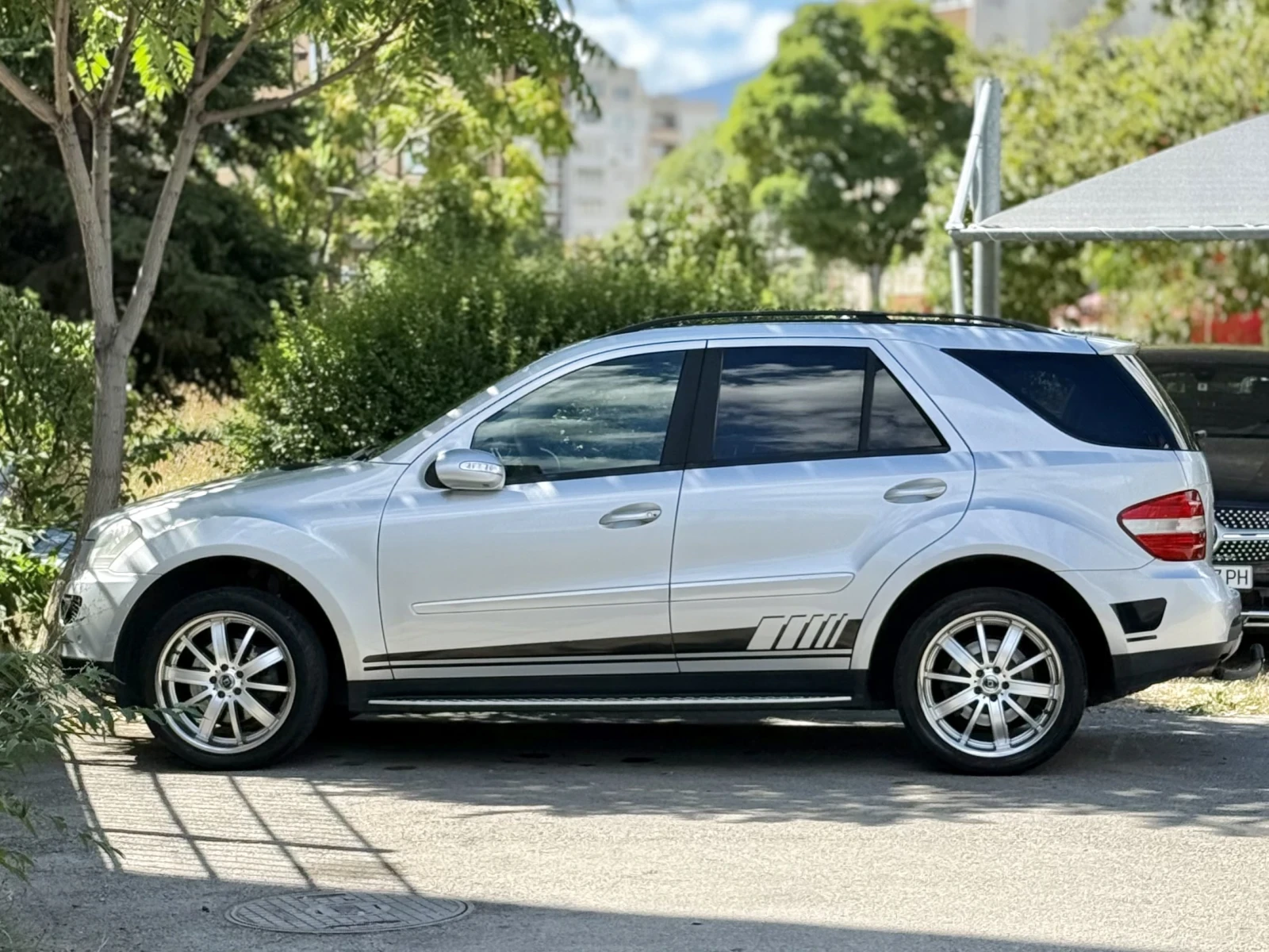 Mercedes-Benz ML 350 Газ* Carplay* Амбиентно, снимка 3 - Автомобили и джипове - 56081457