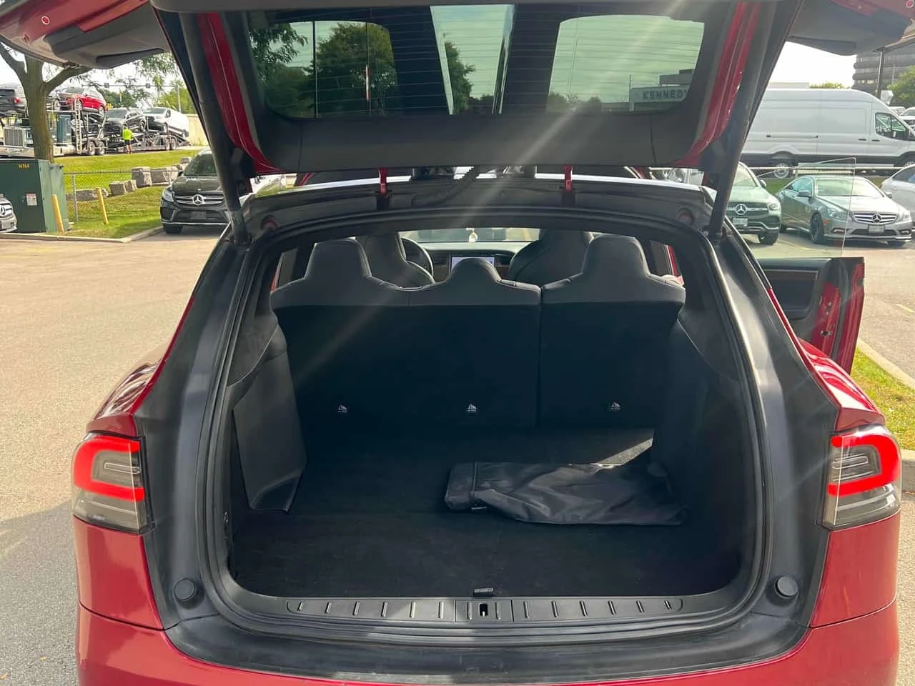 Tesla Model X AWD * CARFAX * АВТОКРЕДИТ БЕЗ ПЪРВОНАЧАЛНА ВНОСКА*, снимка 11 - Автомобили и джипове - 56172555
