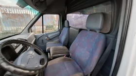 Mercedes-Benz Sprinter 208 НОВИ ГУМИ, снимка 4