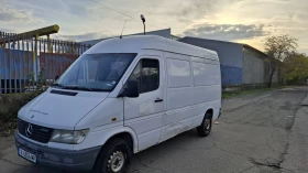 Mercedes-Benz Sprinter 208 НОВИ ГУМИ, снимка 2