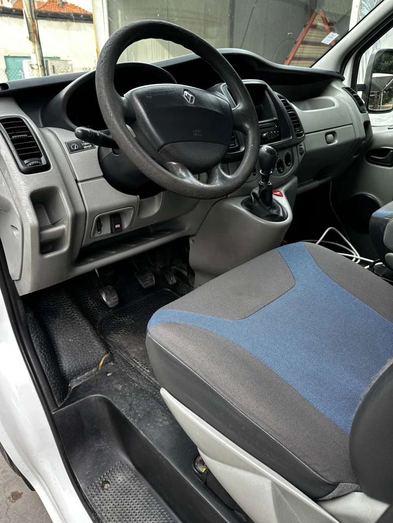 Renault Trafic, снимка 4 - Бусове и автобуси - 52507887