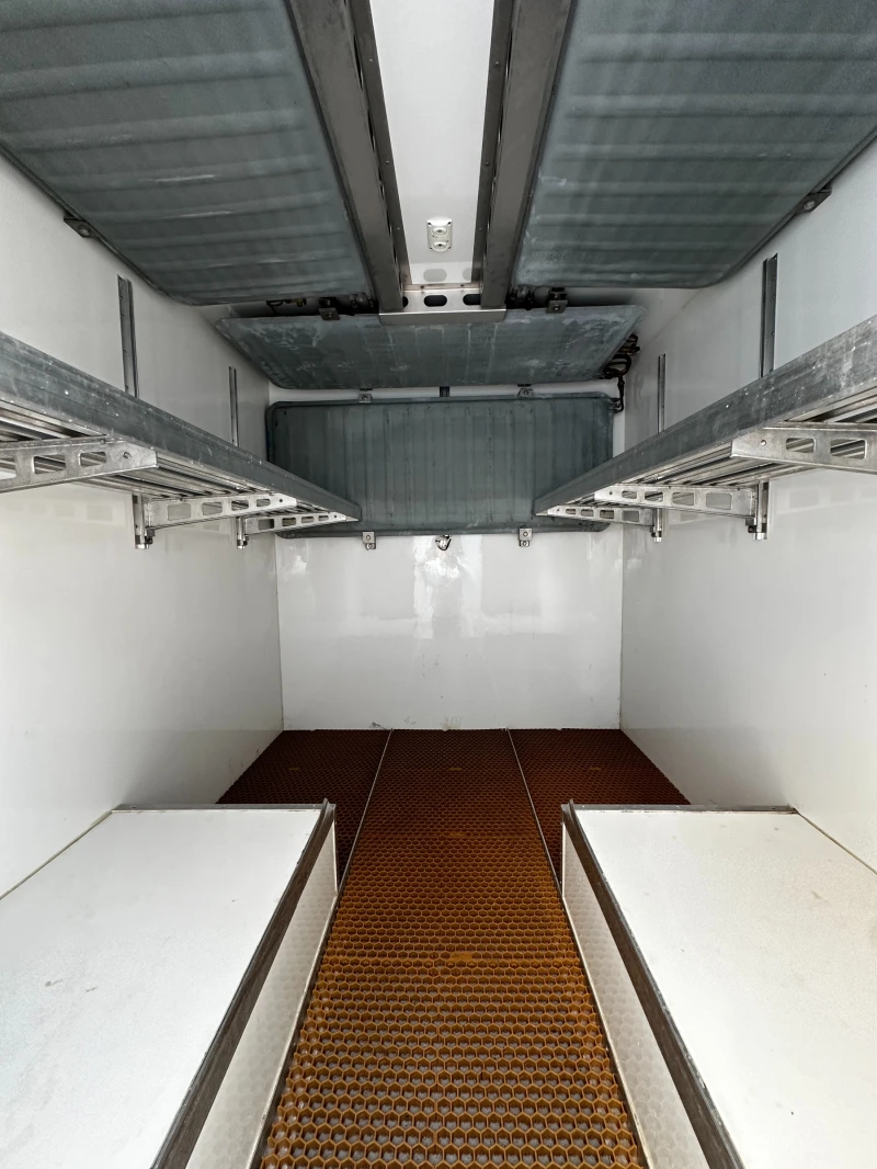 Renault Trafic, снимка 8 - Бусове и автобуси - 52507887