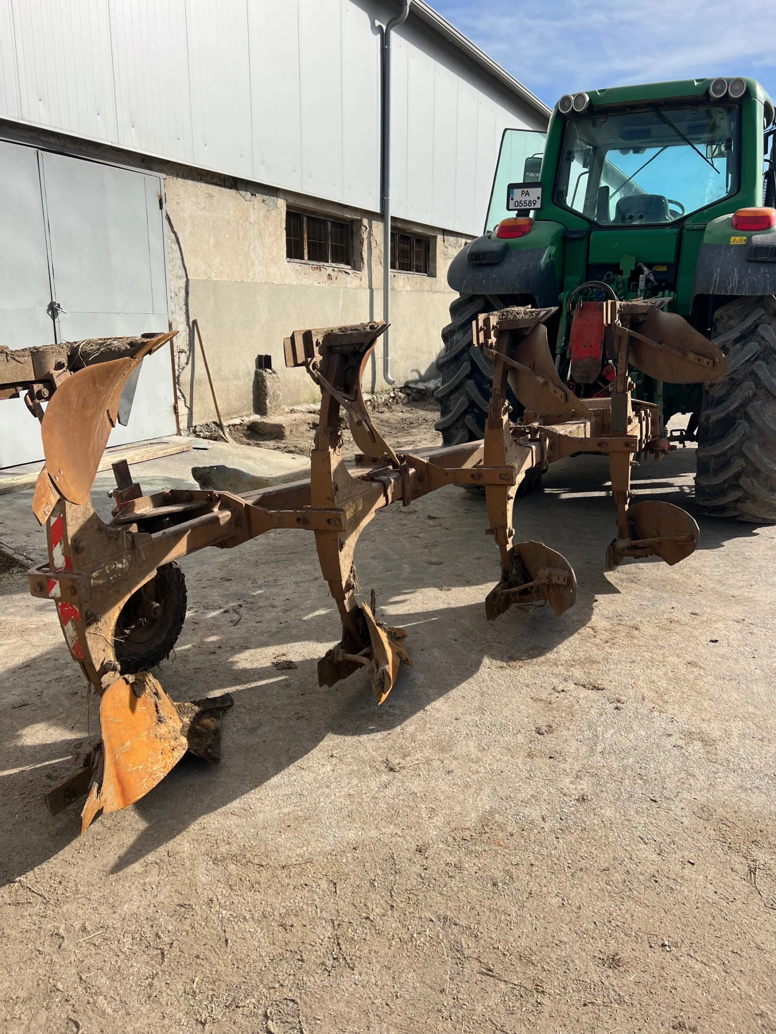 Плуг Друга марка Goizin обръщателен, снимка 3 - Селскостопанска техника - 53806678