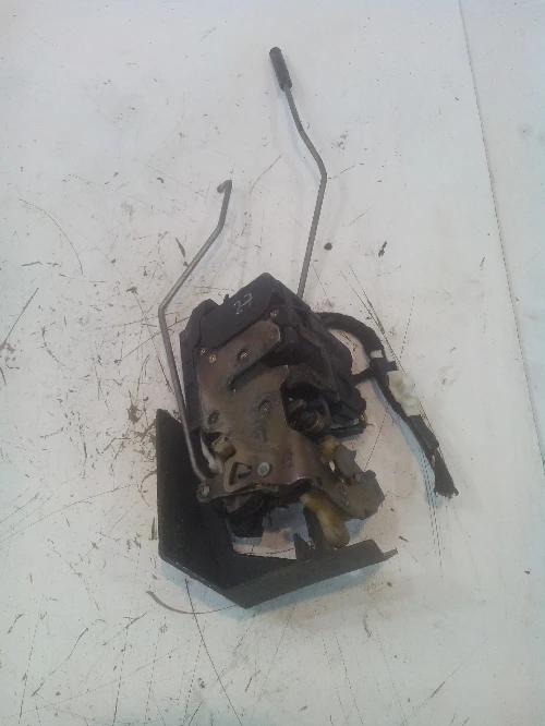 Брава врата предна лява Алфа Ромео 156