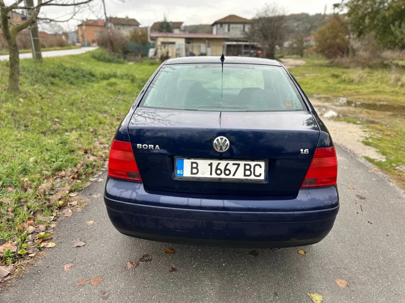 VW Bora 1.6i, снимка 4 - Автомобили и джипове - 47956613