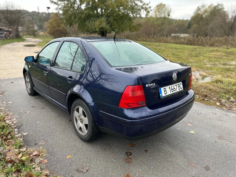 VW Bora 1.6i, снимка 3 - Автомобили и джипове - 47956613