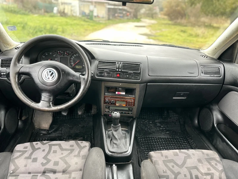 VW Bora 1.6i, снимка 9 - Автомобили и джипове - 47956613