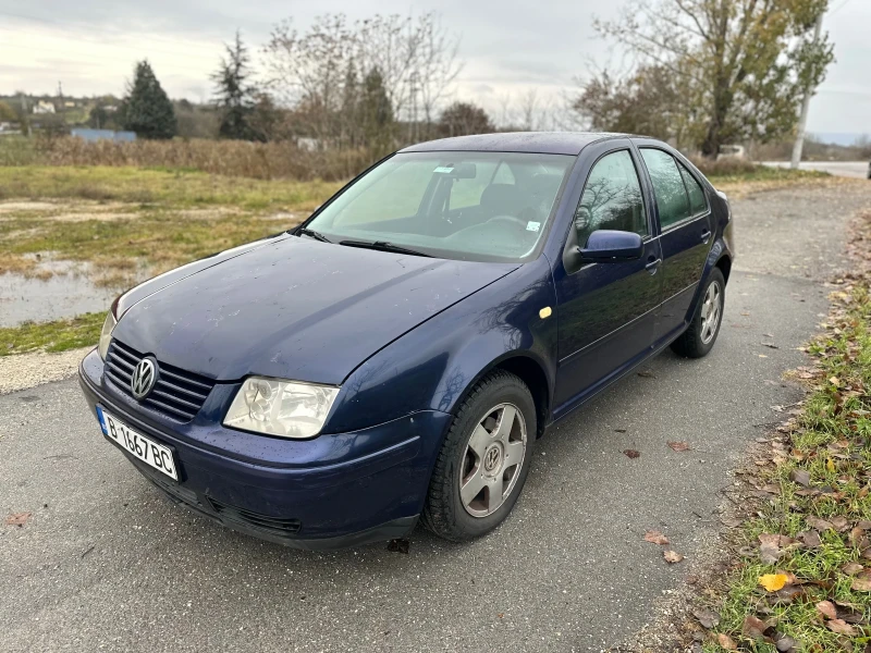 VW Bora 1.6i, снимка 1 - Автомобили и джипове - 47956613