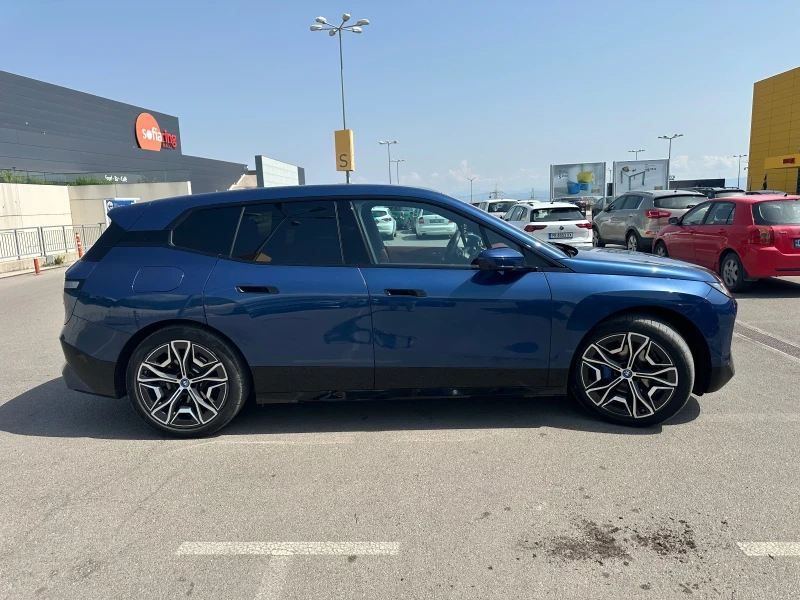 BMW iX, снимка 5 - Автомобили и джипове - 47990145