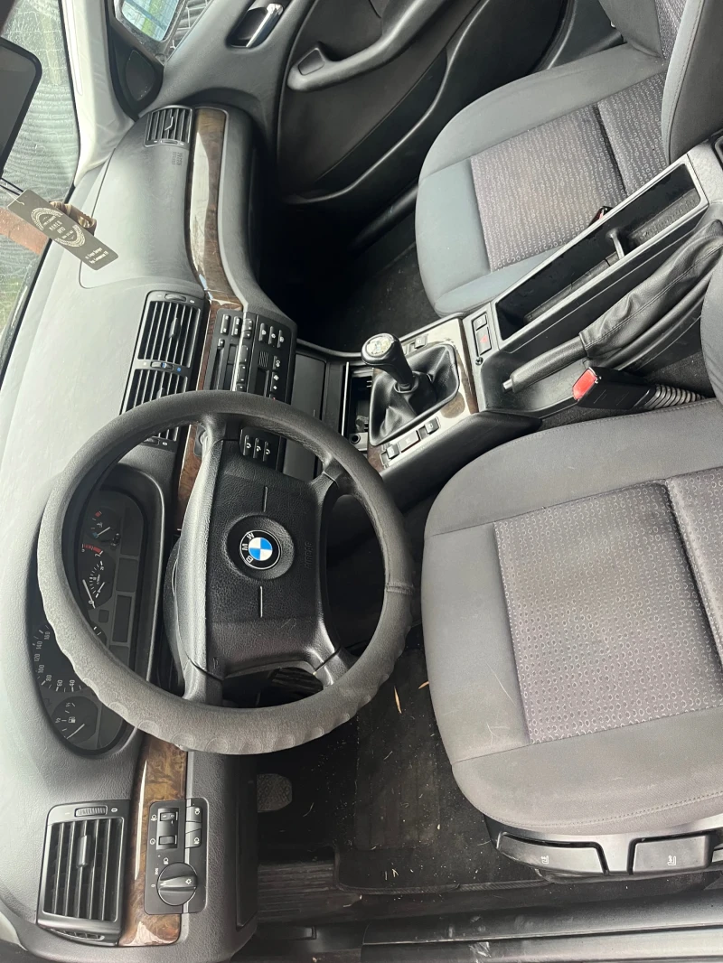 BMW 318, снимка 8 - Автомобили и джипове - 48395677