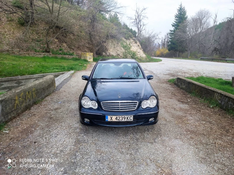 Mercedes-Benz C 220, снимка 2 - Автомобили и джипове - 49261927