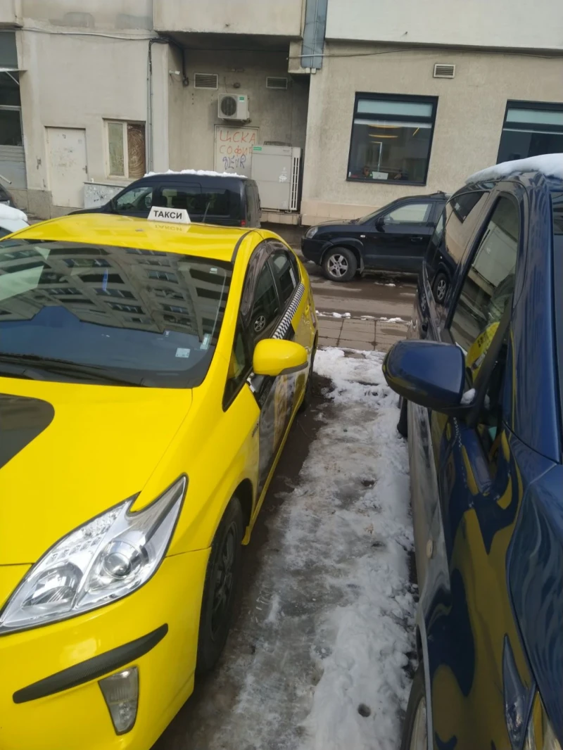 Toyota Prius Hybrid/gas, снимка 4 - Автомобили и джипове - 49269478