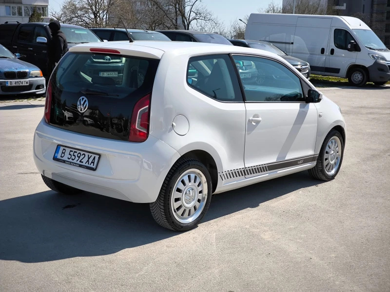 VW Up Highline, снимка 6 - Автомобили и джипове - 49597820