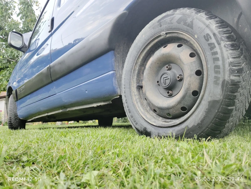 Citroen Berlingo 1.4, снимка 8 - Автомобили и джипове - 52727596