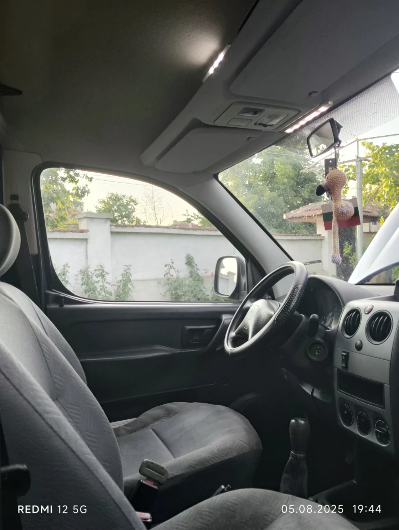 Citroen Berlingo 1.4, снимка 5 - Автомобили и джипове - 52727596