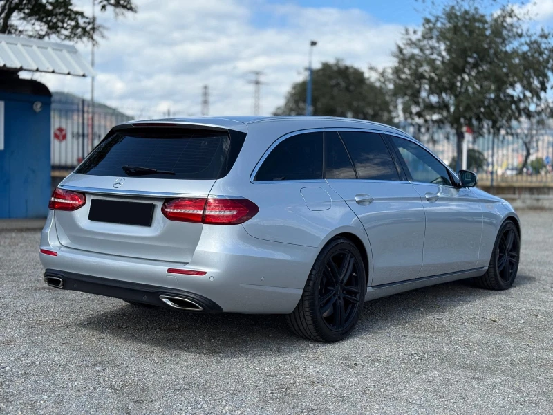 Mercedes-Benz E 400 4Matic Full Digital Burmester Airmatic, снимка 5 - Автомобили и джипове - 51568354