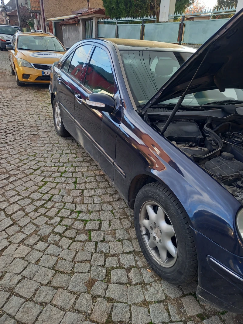 Mercedes-Benz C 220, снимка 12 - Автомобили и джипове - 52506551