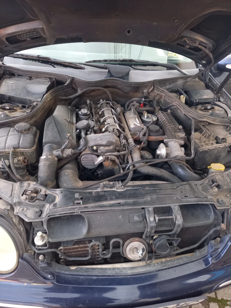 Mercedes-Benz C 220, снимка 9 - Автомобили и джипове - 52506551