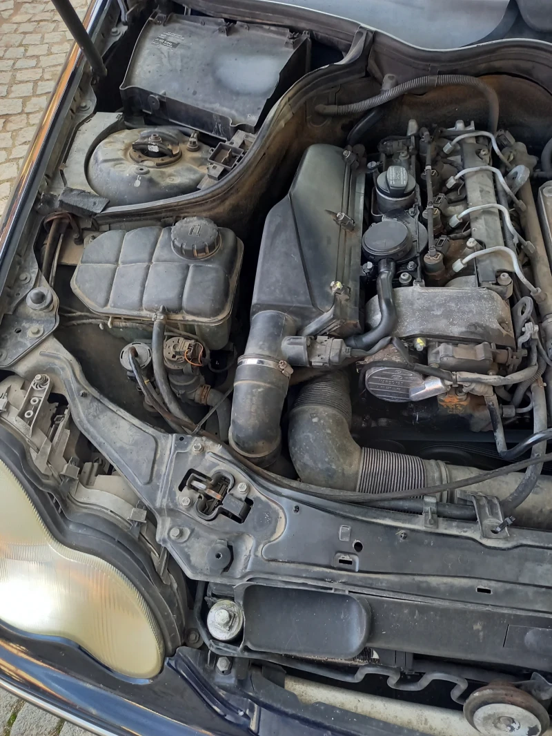 Mercedes-Benz C 220, снимка 11 - Автомобили и джипове - 52506551