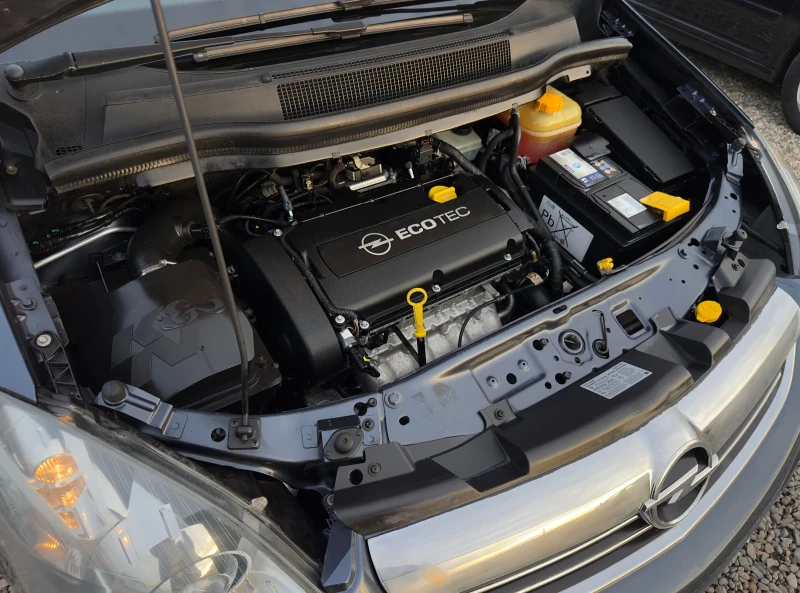 Opel Zafira 1.8i 140kc 6+ 1M COSMO, снимка 17 - Автомобили и джипове - 52725915
