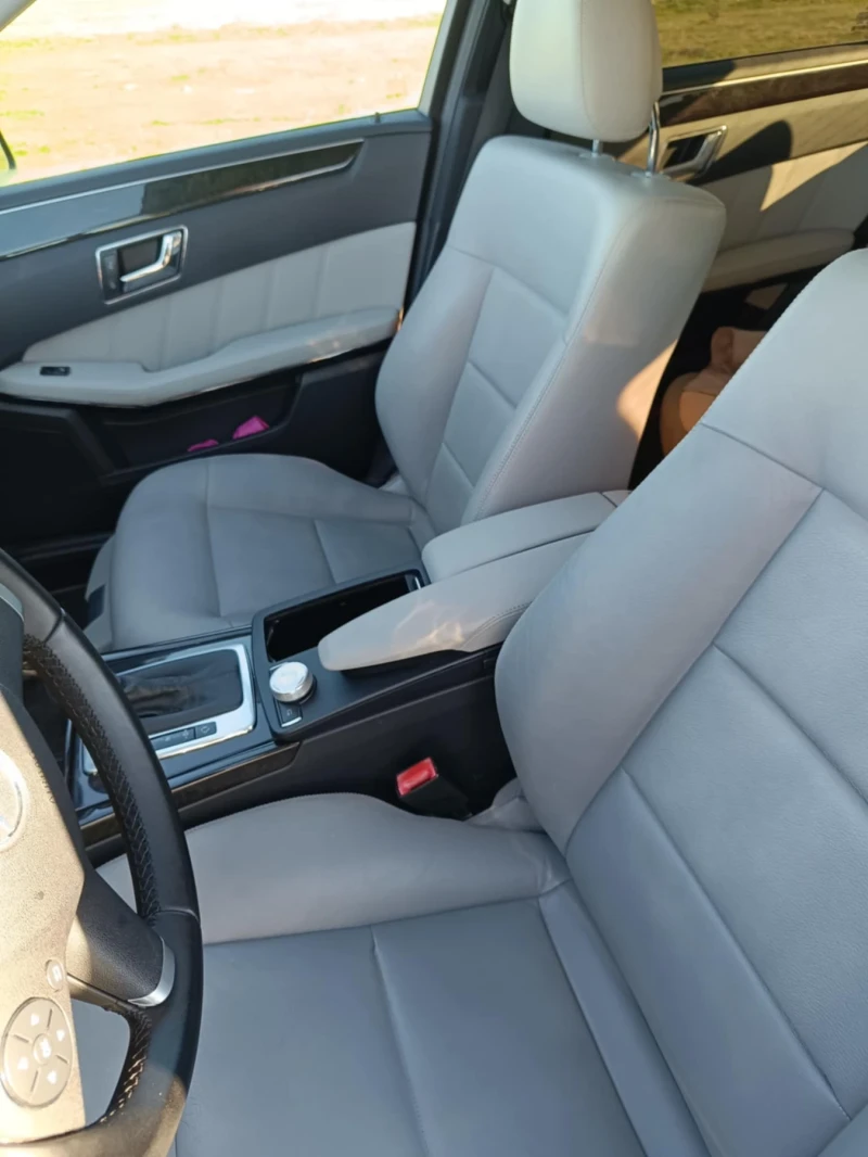 Mercedes-Benz E 220, снимка 14 - Автомобили и джипове - 52790936