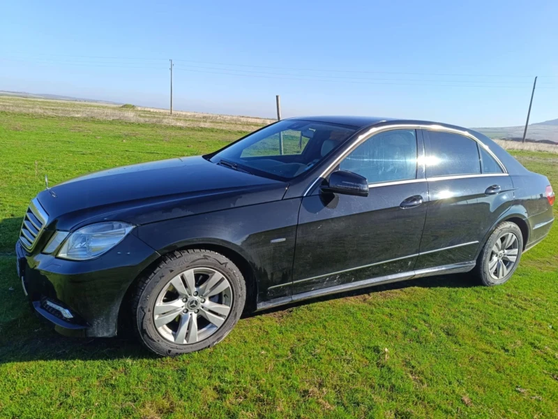 Mercedes-Benz E 220, снимка 6 - Автомобили и джипове - 52790936