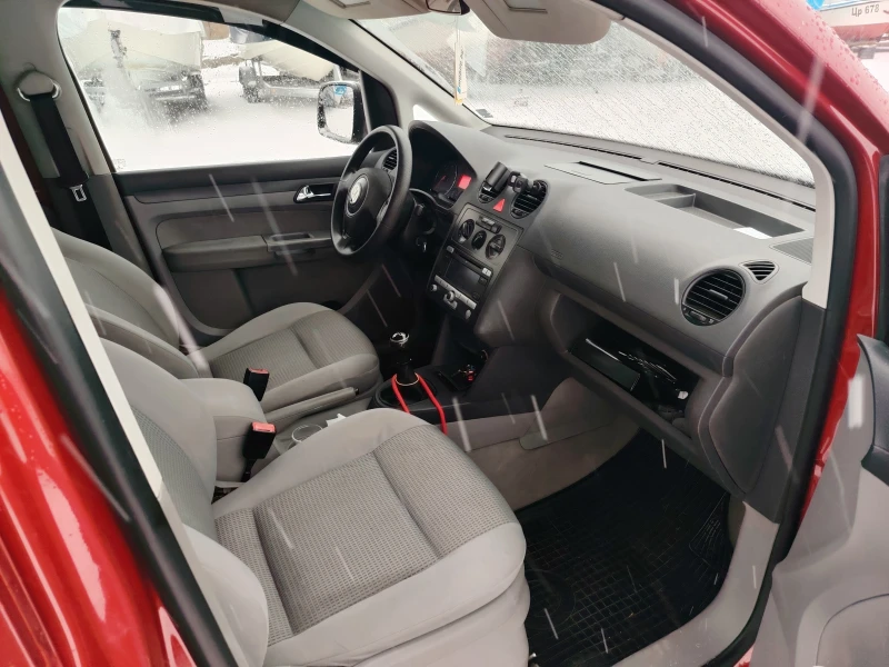 VW Caddy 1.9 TDI, снимка 8 - Автомобили и джипове - 53469325