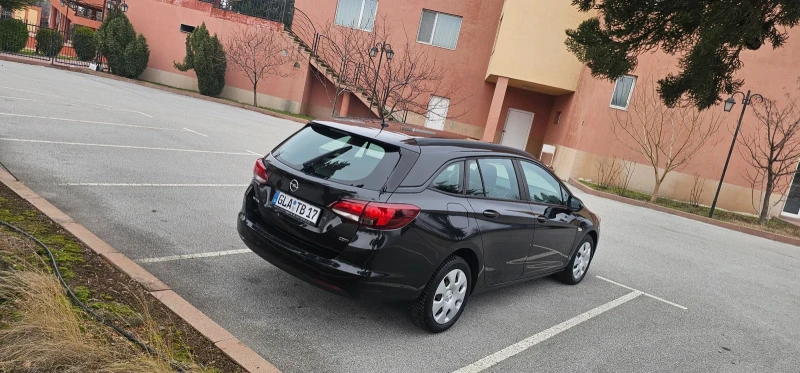 Opel Astra K Sports Tourer 1.6 136hp, снимка 4 - Автомобили и джипове - 53469974