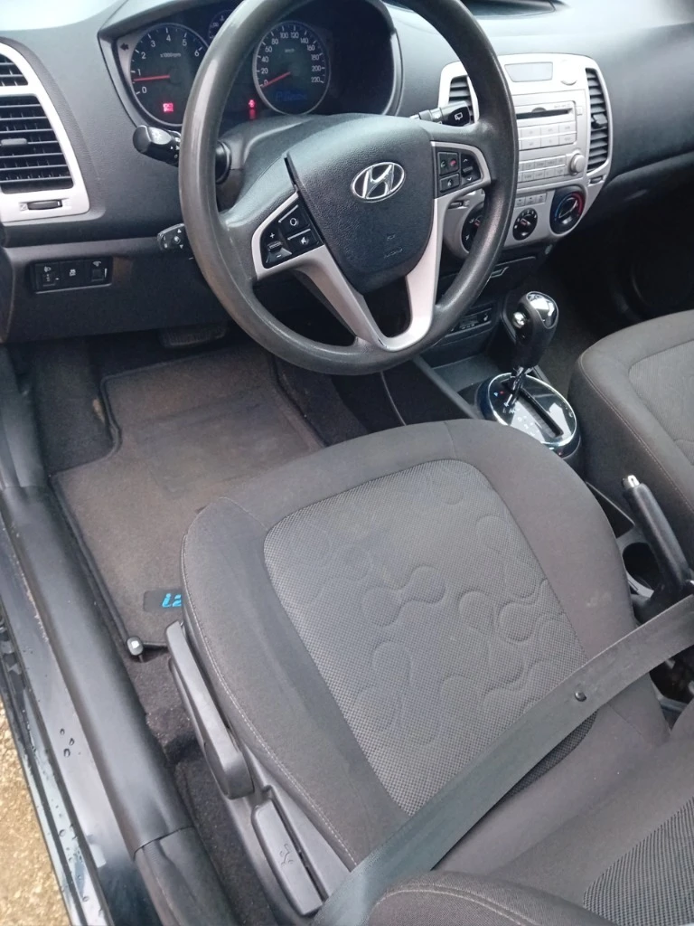 Hyundai I20 1.4 Automatic, снимка 10 - Автомобили и джипове - 48095861