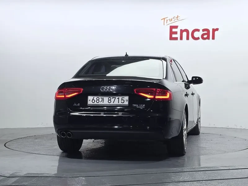 Audi A4 2.0 TDI Quattro - САМО 30% АВАНС, снимка 8 - Автомобили и джипове - 55790516