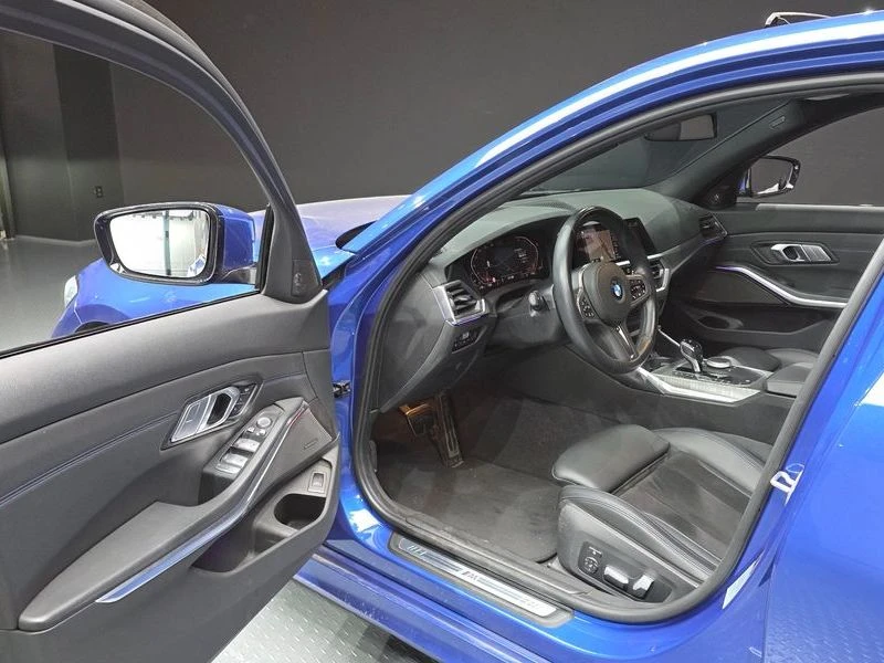 BMW 320 320i M Sport| 184к.с., снимка 10 - Автомобили и джипове - 56169730