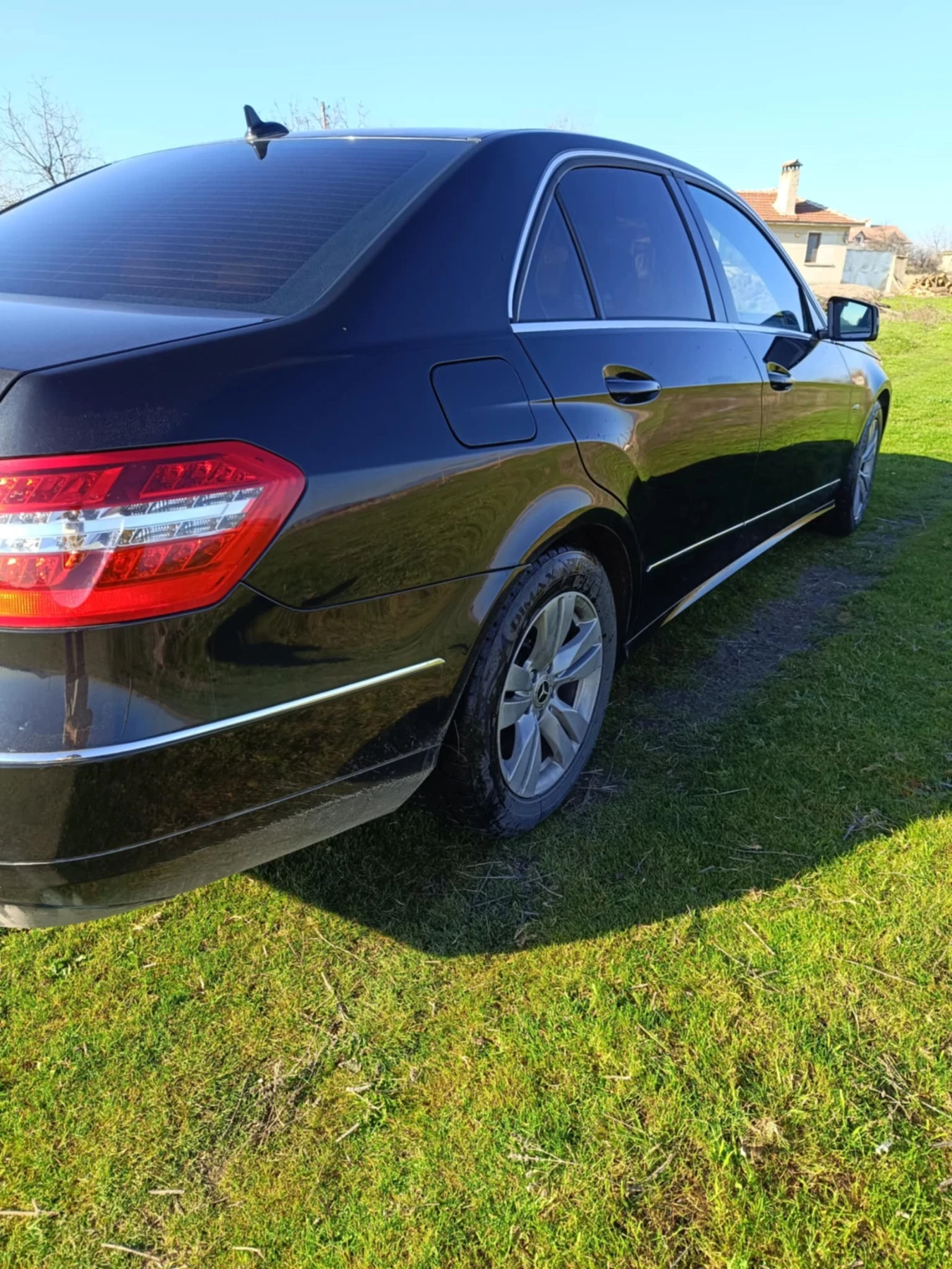 Mercedes-Benz E 220, снимка 1